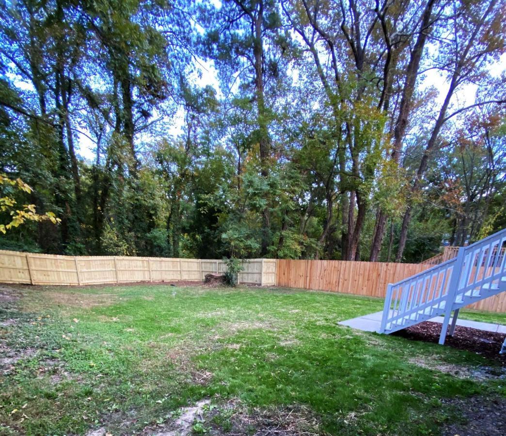 Modern 3-Bedroom, Big Fence Yard, Pets Stay Free Durham Zewnętrze zdjęcie